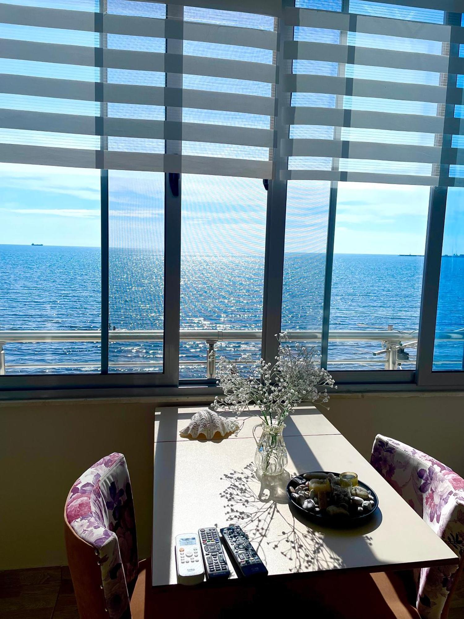 Cozy Beachfront Room Durrës Exterior foto